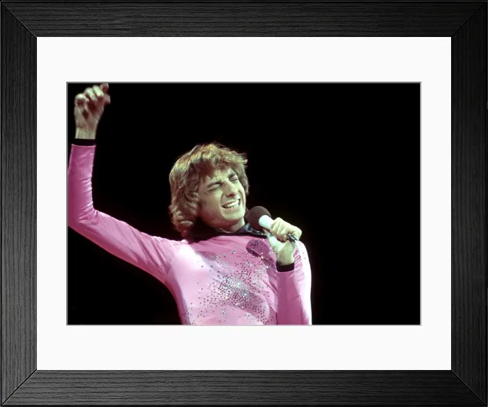Framed Print : Photo of Barry Manilow Framed Print : Photo of Barry Manilow