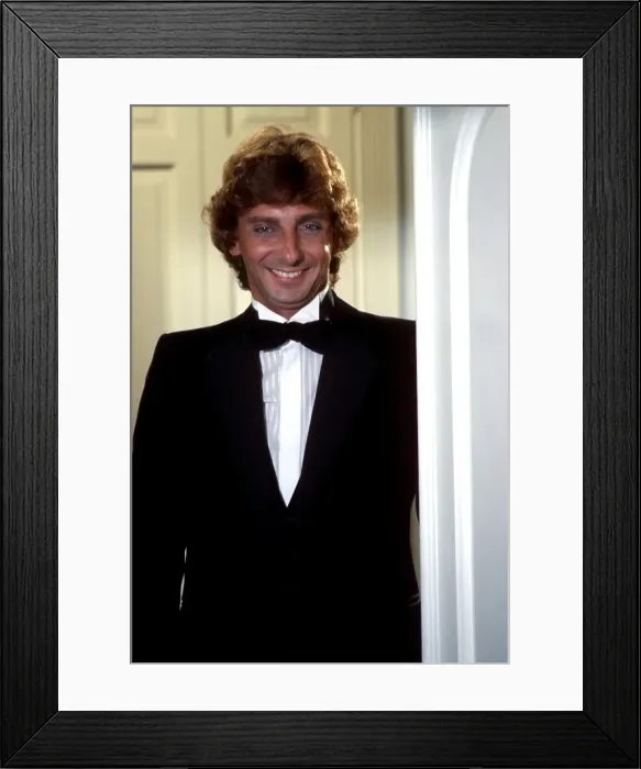 Framed Print : Photo of Barry Manilow Framed Print : Photo of Barry Manilow