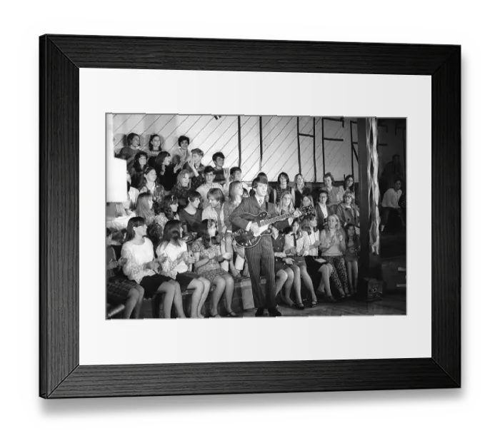 Framed Print : Photo of Lee Mallory Framed Print : Photo of Lee Mallory