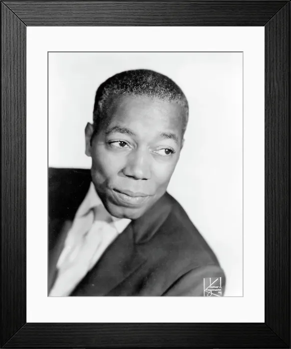 Framed Print : Photo of Magnificent Montague Framed Print : Photo of Magnificent Montague