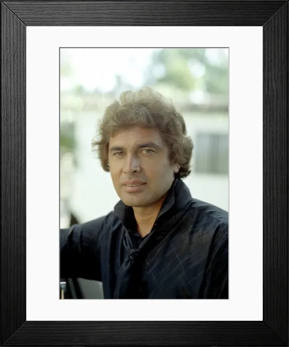 Framed Print : Photo of Engelbert Humperdinck Framed Print : Photo of Engelbert Humperdinck