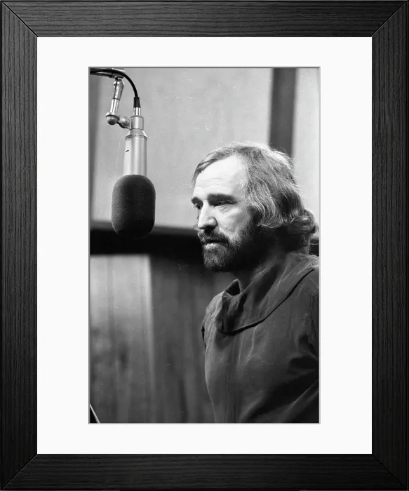 Framed Print : Photo of Richard Harris Framed Print : Photo of Richard Harris