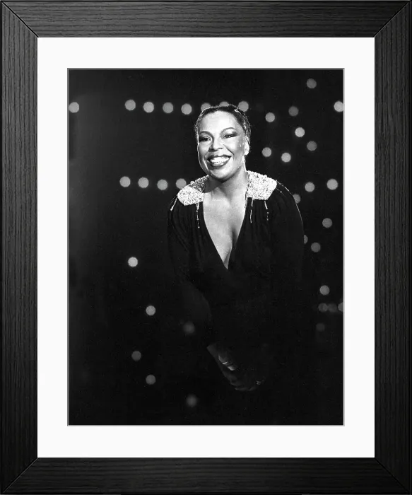 Framed Print : Photo of Roberta Flack Framed Print : Photo of Roberta Flack