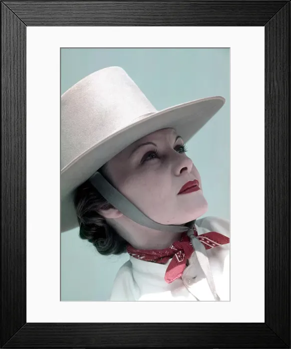 Framed Print : Photo of Fashion Framed Print : Photo of Fashion