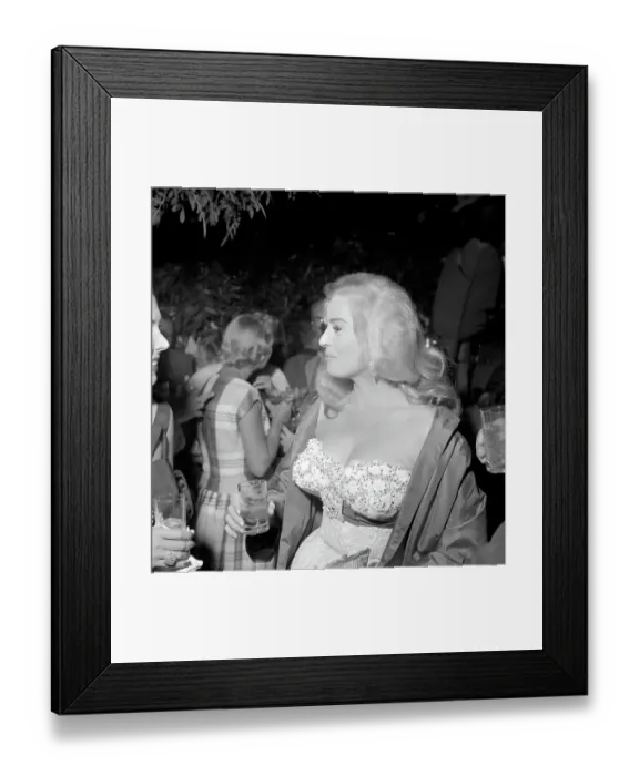 Framed Print : Photo of Anita Ekberg Framed Print : Photo of Anita Ekberg