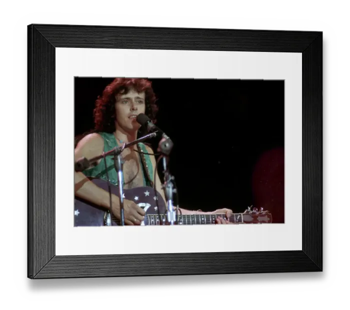 Framed Print : Photo of Donovan Framed Print : Photo of Donovan