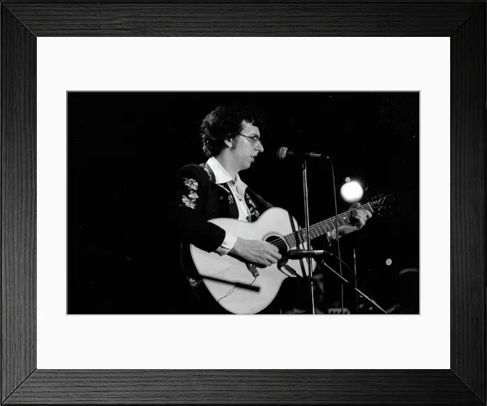 Framed Print : Photo of David Bromberg Framed Print : Photo of David Bromberg