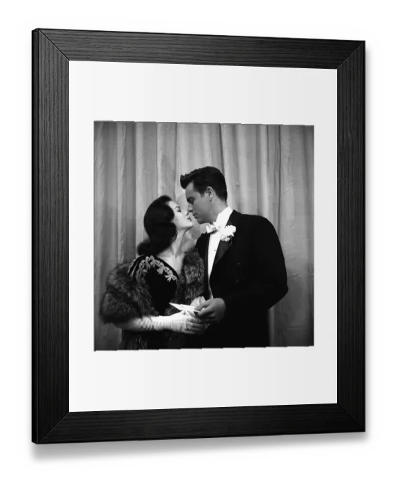 Framed Print : Natalie Wood And Robert Wagner Framed Print : Natalie Wood And Robert Wagner