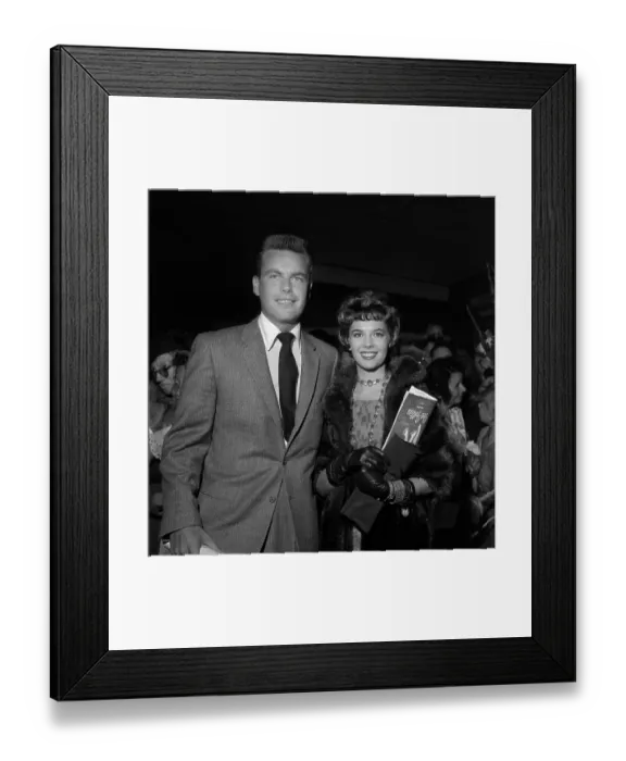 Framed Print : Natalie Wood And Robert Wagner Framed Print : Natalie Wood And Robert Wagner