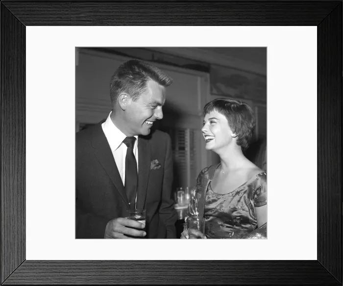 Framed Print : Natalie Wood And Robert Wagner Framed Print : Natalie Wood And Robert Wagner