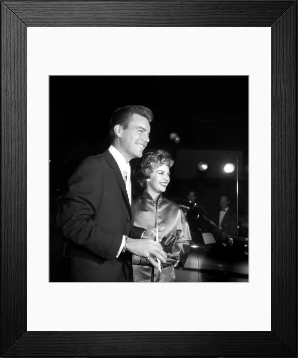 Framed Print : Natalie Wood And Robert Wagner Framed Print : Natalie Wood And Robert Wagner