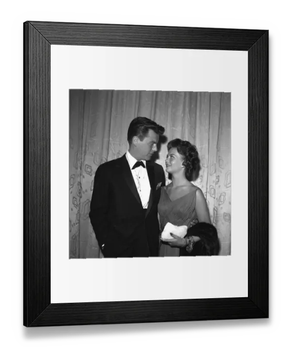 Framed Print : Natalie Wood And Robert Wagner Framed Print : Natalie Wood And Robert Wagner