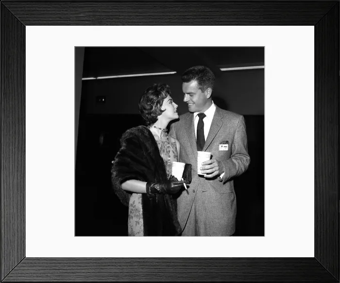 Framed Print : Natalie Wood And Robert Wagner Framed Print : Natalie Wood And Robert Wagner