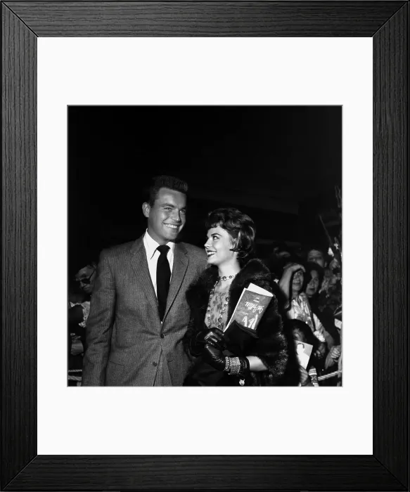 Framed Print : Natalie Wood And Robert Wagner Framed Print : Natalie Wood And Robert Wagner