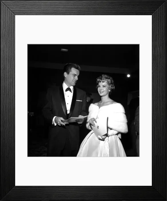 Framed Print : Natalie Wood And Robert Wagner Framed Print : Natalie Wood And Robert Wagner