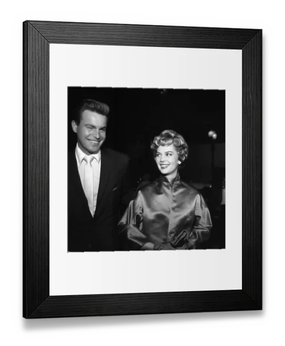 Framed Print : Natalie Wood And Robert Wagner Framed Print : Natalie Wood And Robert Wagner