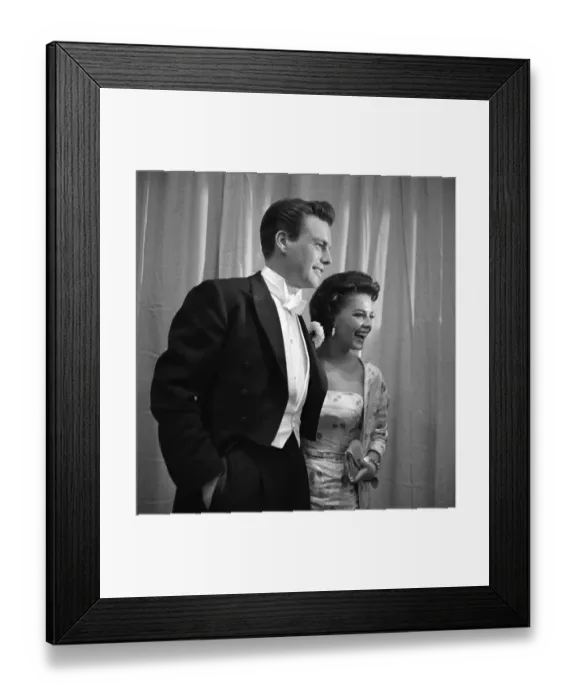 Framed Print : Natalie Wood And Robert Wagner Framed Print : Natalie Wood And Robert Wagner
