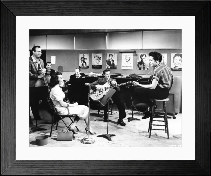 Framed Print : Elvis Presley on the set of Jailhouse Rock Framed Print : Elvis Presley on the set of Jailhouse Rock