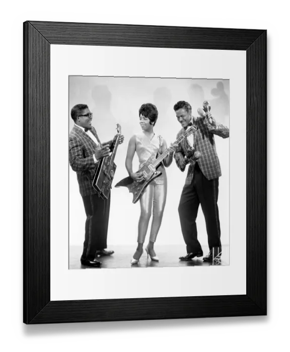 Framed Print : Bo Diddley With The Duchess & Jerome Green Framed Print : Bo Diddley With The Duchess & Jerome Green