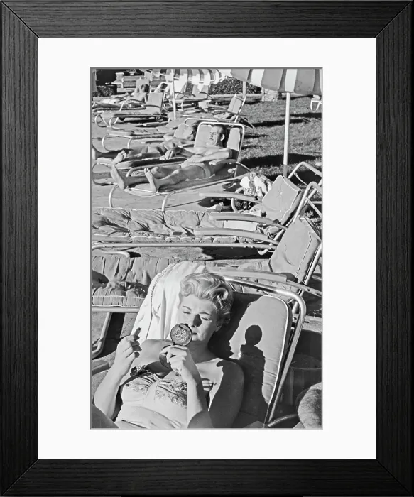Framed Print : Sunbathing In Las Vegas Framed Print : Sunbathing In Las Vegas
