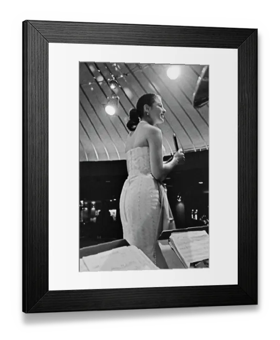Framed Print : Las Vegas Entertainment Framed Print : Las Vegas Entertainment
