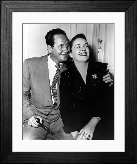 Framed Print : Married Duo Les Paul & Mary Ford Framed Print : Married Duo Les Paul & Mary Ford