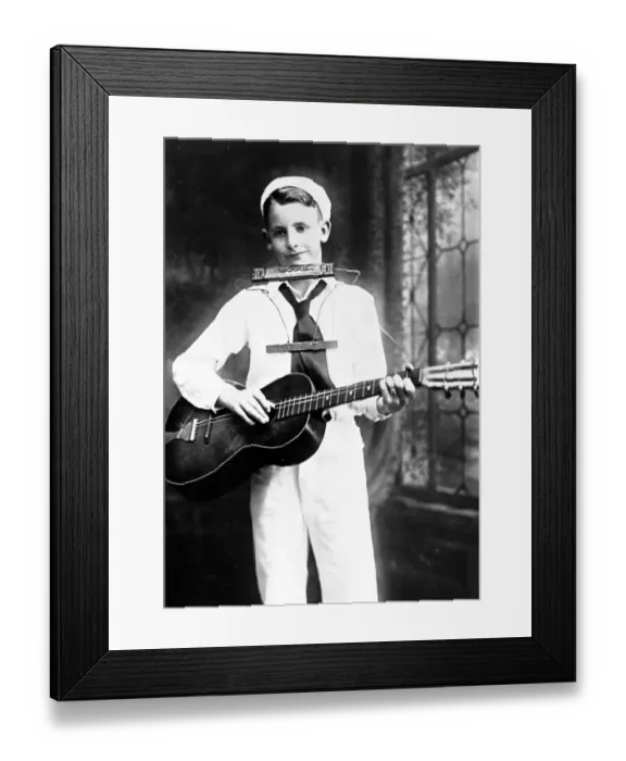 Framed Print : Les Paul And The Harmonica Holder He Invented As A Child