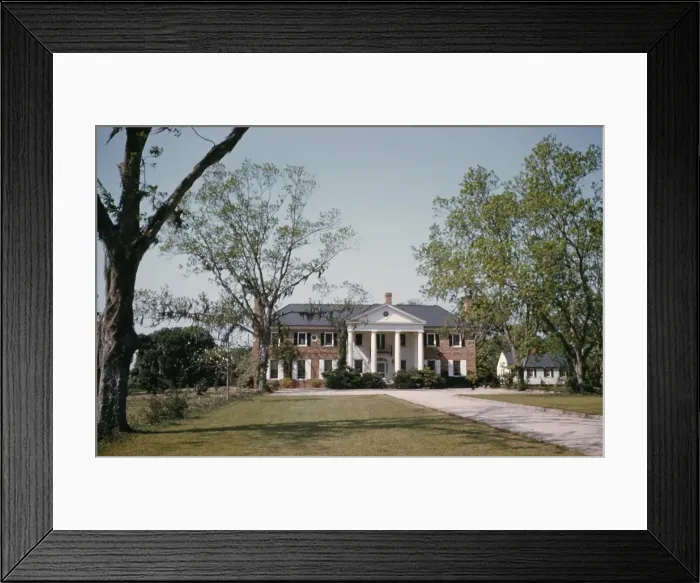 Framed Print : A Pre Civil War Plantation House Framed Print : A Pre Civil War Plantation House