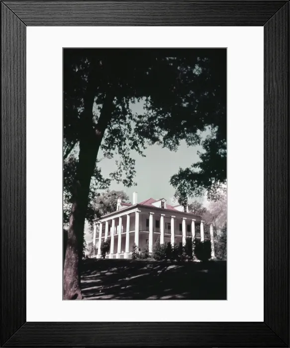 Framed Print : A Pre Civil War Plantation House Framed Print : A Pre Civil War Plantation House