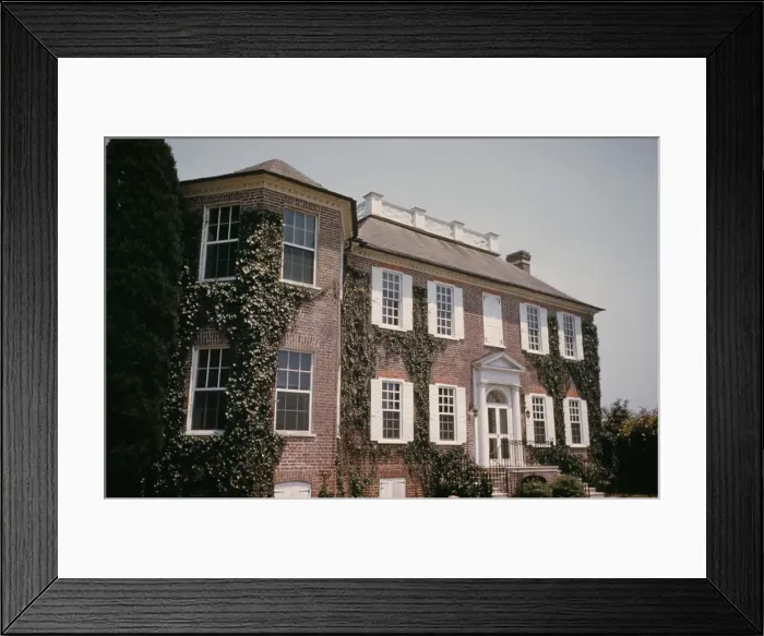 Framed Print : A Pre Civil War Plantation House Framed Print : A Pre Civil War Plantation House