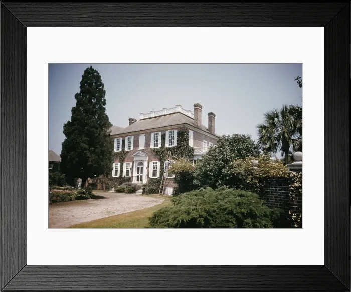 Framed Print : A Pre Civil War Plantation House Framed Print : A Pre Civil War Plantation House