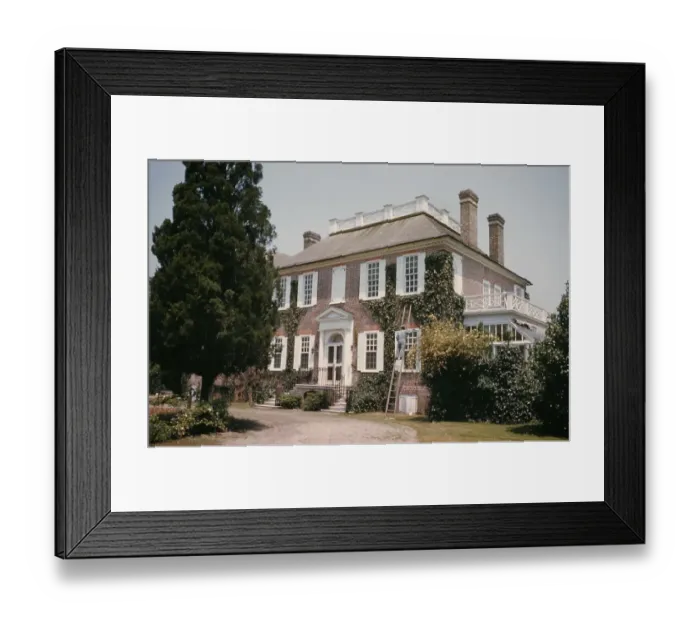 Framed Print : A Pre Civil War Plantation House Framed Print : A Pre Civil War Plantation House