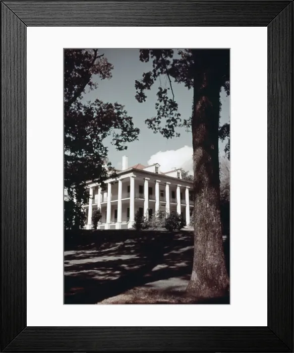 Framed Print : A Pre Civil War Plantation House Framed Print : A Pre Civil War Plantation House