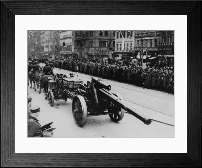 Framed Print : Wenzelsplatz Parade Framed Print : Wenzelsplatz Parade