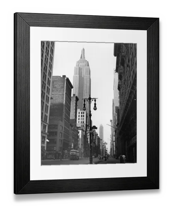Framed Print : The Empire State Building Framed Print : The Empire State Building