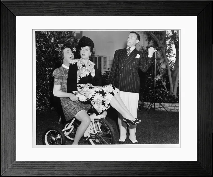 Framed Print : Photo of George Burns & Gracie Allen Framed Print : Photo of George Burns & Gracie Allen