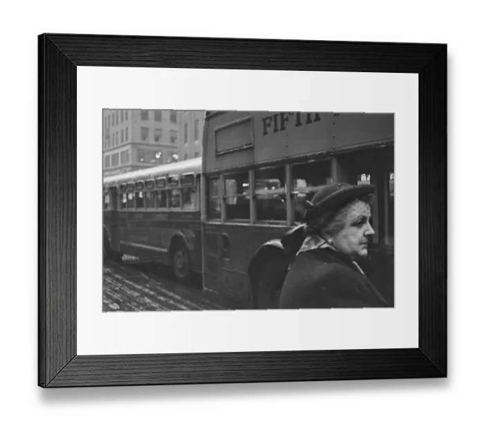 Framed Print : New York Bus Stand