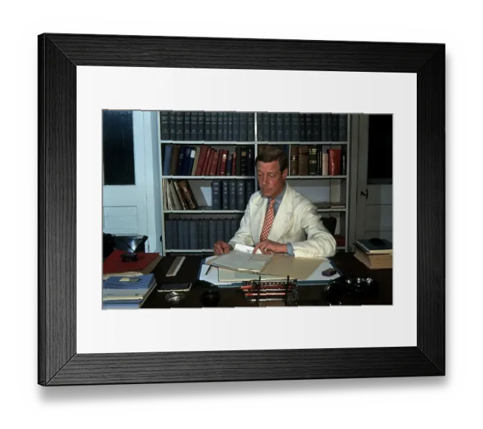 Framed Print : DUKE AND DUTCHESS OF WINDSOR IN BAHAMAS Framed Print : DUKE AND DUTCHESS OF WINDSOR IN BAHAMAS
