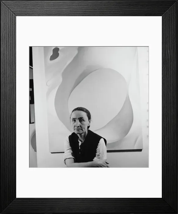 Framed Print : Georgia O'Keeffe Framed Print : Georgia O'Keeffe