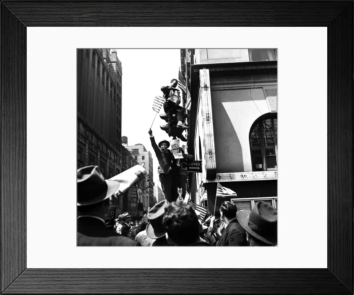 Framed Print : V-E Day In Times Square Framed Print : V-E Day In Times Square