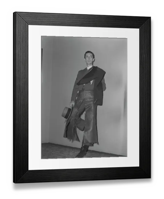 Framed Print : Manolete. Spanish bullfighter Manolete (1917 - 1947) Framed Print : Manolete. Spanish bullfighter Manolete (1917 - 1947)