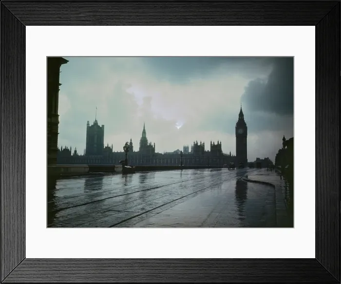 Framed Print : London In The Rain Framed Print : London In The Rain