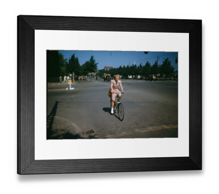 Framed Print : CYCLISTS IN COPENHAGEN Framed Print : CYCLISTS IN COPENHAGEN