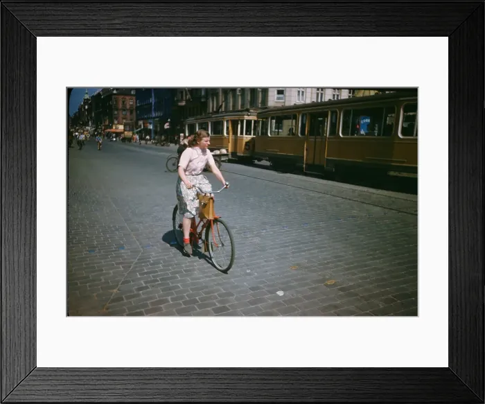 Framed Print : CYCLISTS IN COPENHAGEN Framed Print : CYCLISTS IN COPENHAGEN