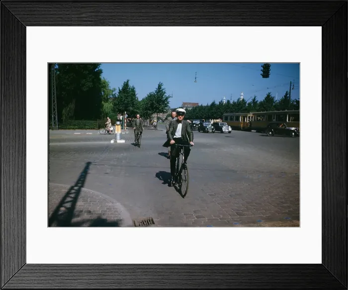 Framed Print : CYCLISTS IN COPENHAGEN Framed Print : CYCLISTS IN COPENHAGEN