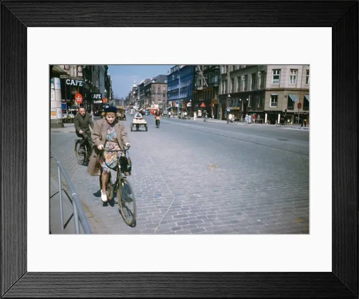 Framed Print : CYCLISTS IN COPENHAGEN Framed Print : CYCLISTS IN COPENHAGEN
