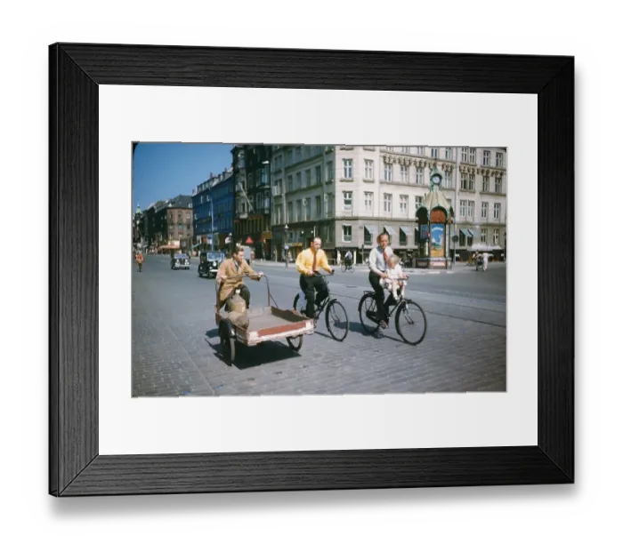 Framed Print : CYCLISTS IN COPENHAGEN Framed Print : CYCLISTS IN COPENHAGEN