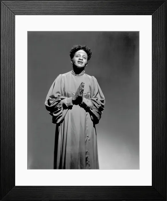 Framed Print : Clara Ward Portrait Session Framed Print : Clara Ward Portrait Session