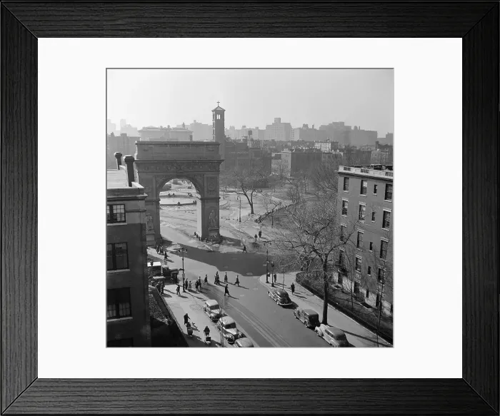 Framed Print : New York City Street Scenes Framed Print : New York City Street Scenes