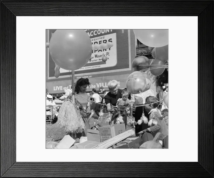 Framed Print : New York City Street Scenes Framed Print : New York City Street Scenes